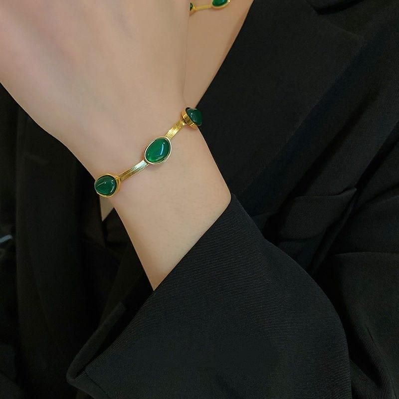 ✨ 𝗢𝘃𝗮𝗹 𝗚𝗿𝗲𝗲𝗻 𝗖𝗿𝘆𝘀𝘁𝗮𝗹 𝗣𝗲𝗻𝗱𝗮𝗻𝘁 𝗡𝗲𝗰𝗸𝗹𝗮𝗰𝗲 𝗦𝗲𝘁 𝗪𝗶𝘁𝗵 𝗕𝗿𝗮𝗰𝗲𝗹𝗲𝘁