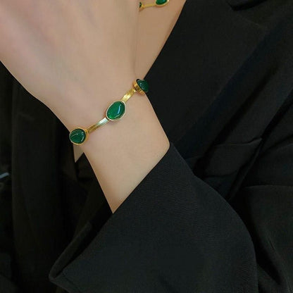 ✨ 𝗢𝘃𝗮𝗹 𝗚𝗿𝗲𝗲𝗻 𝗖𝗿𝘆𝘀𝘁𝗮𝗹 𝗣𝗲𝗻𝗱𝗮𝗻𝘁 𝗡𝗲𝗰𝗸𝗹𝗮𝗰𝗲 𝗦𝗲𝘁 𝗪𝗶𝘁𝗵 𝗕𝗿𝗮𝗰𝗲𝗹𝗲𝘁